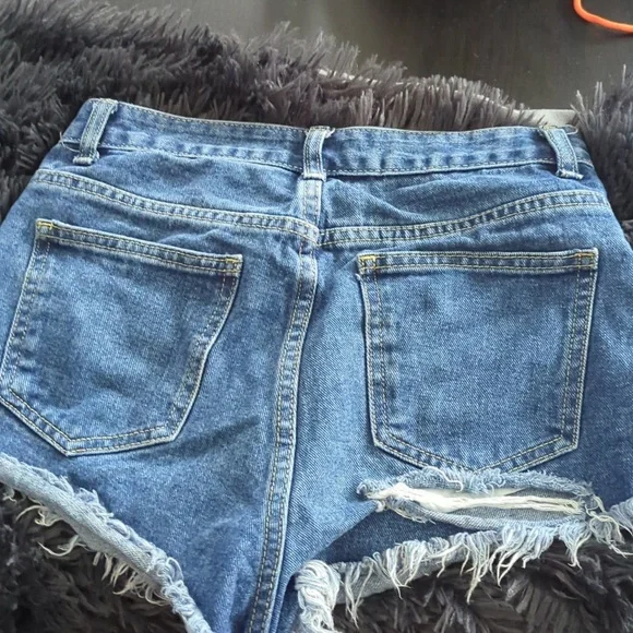 PrettyLittle Thing Shorts - Picture 2 of 2